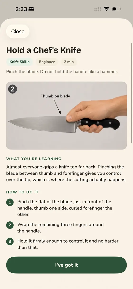A knife skills lesson in Glutt, with the check the photo will be scored against.
